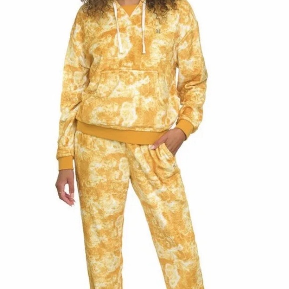 NWT HURLEY Velour Sweatshirt and Joggers Small Medium - Picture 1 of 11